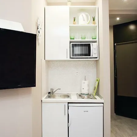Old Town Apartment *
